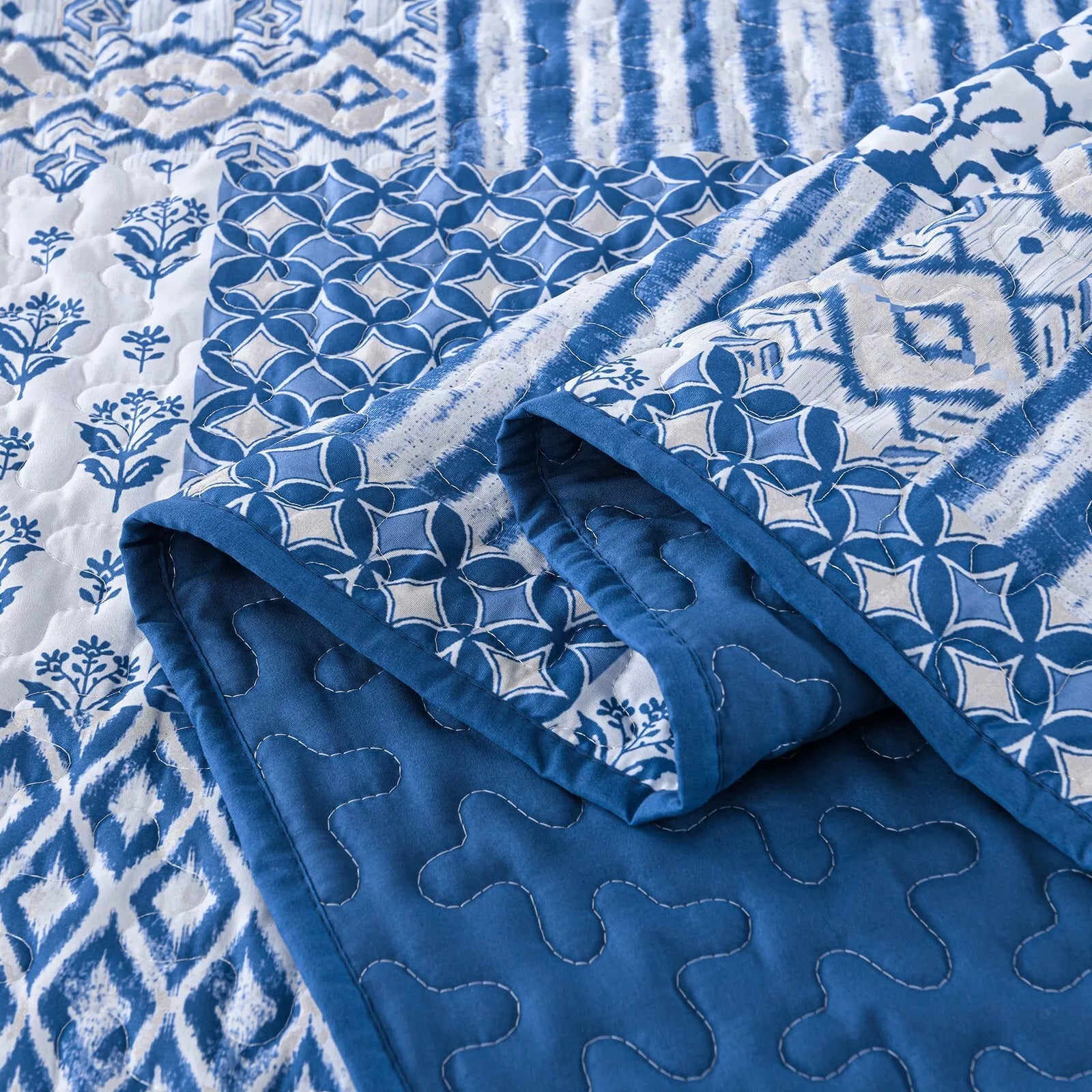 Blissful Quilted bedspread and pillowcovers set: Relax in Style - Queen size V745-MAC080757Q13U