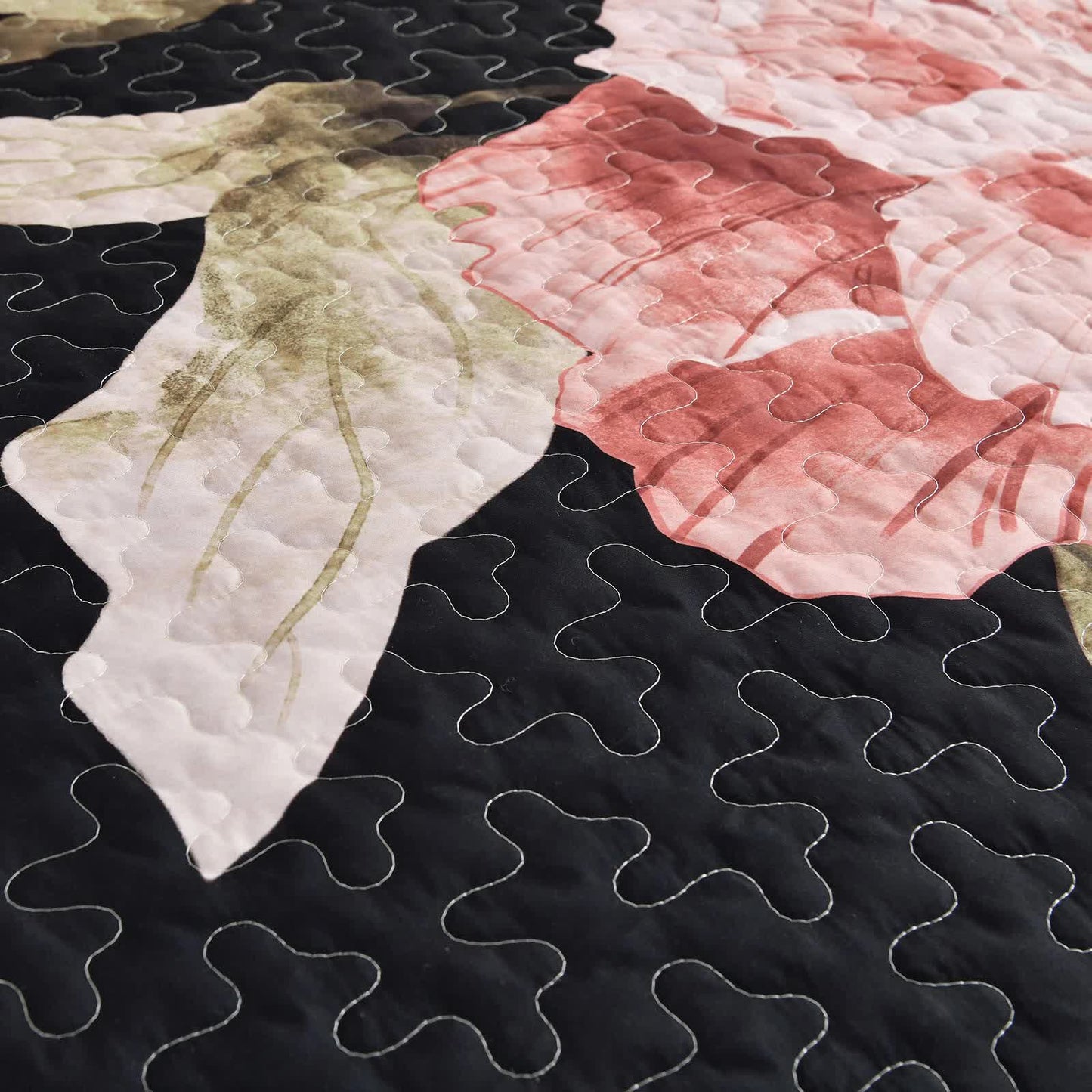 Blossom Trio Quilted Coverlet Set with Pillowcases (Black, Red & Pink V745-MAC080938Q13U