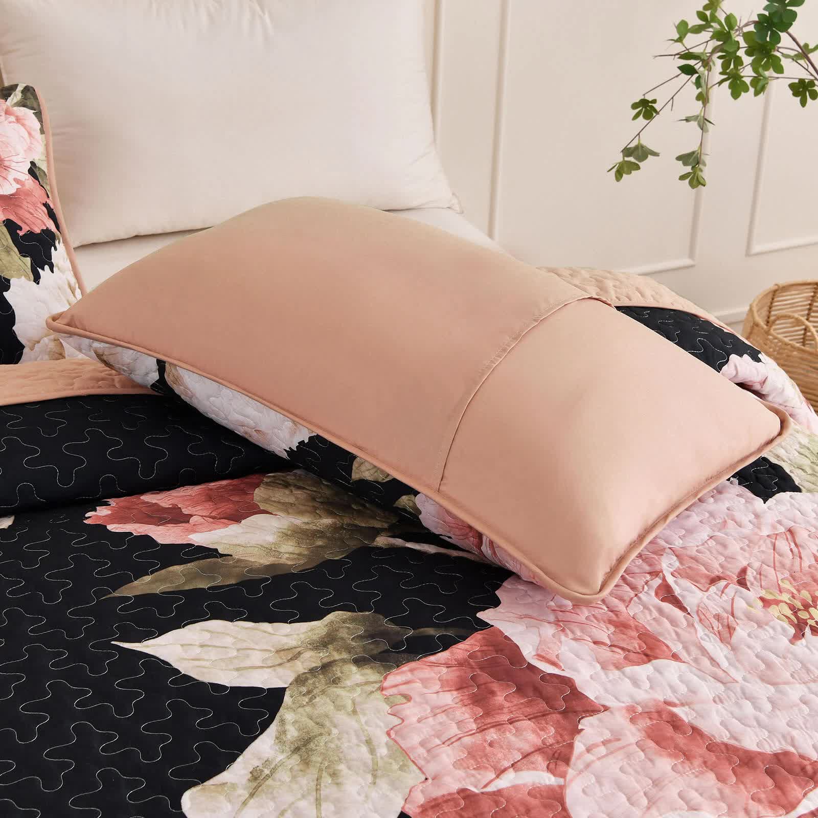 Blossom Trio Quilted Coverlet Set with Pillowcases (Black, Red & Pink V745-MAC080938Q13U