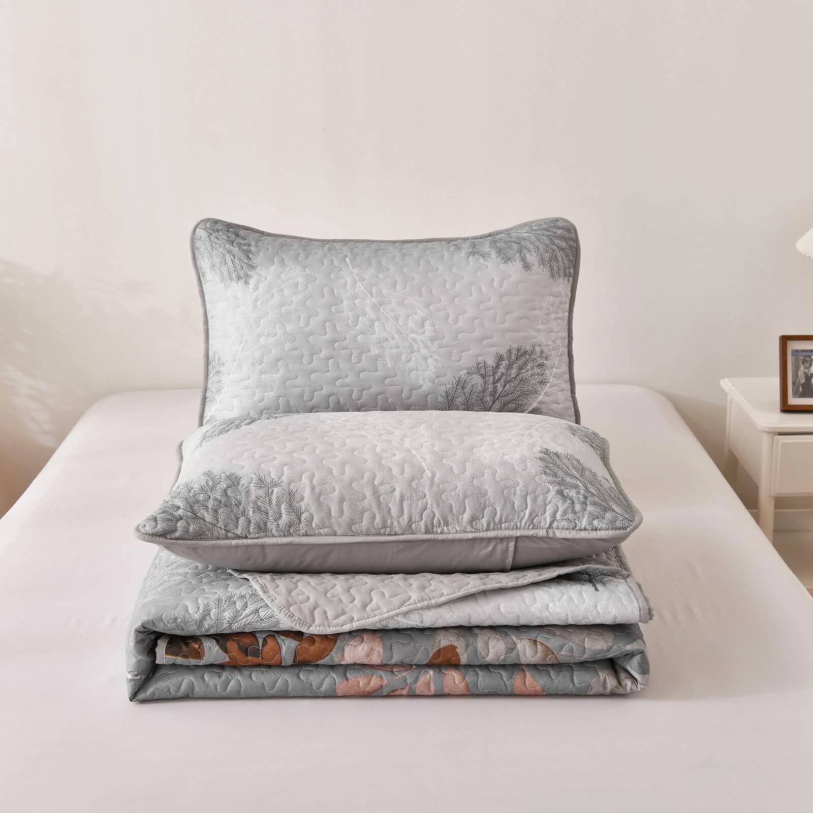 Brown Verdant Quilted Ensemble with Flower Motifs bedspread and Pillowcases V745-MAC090454Q13U