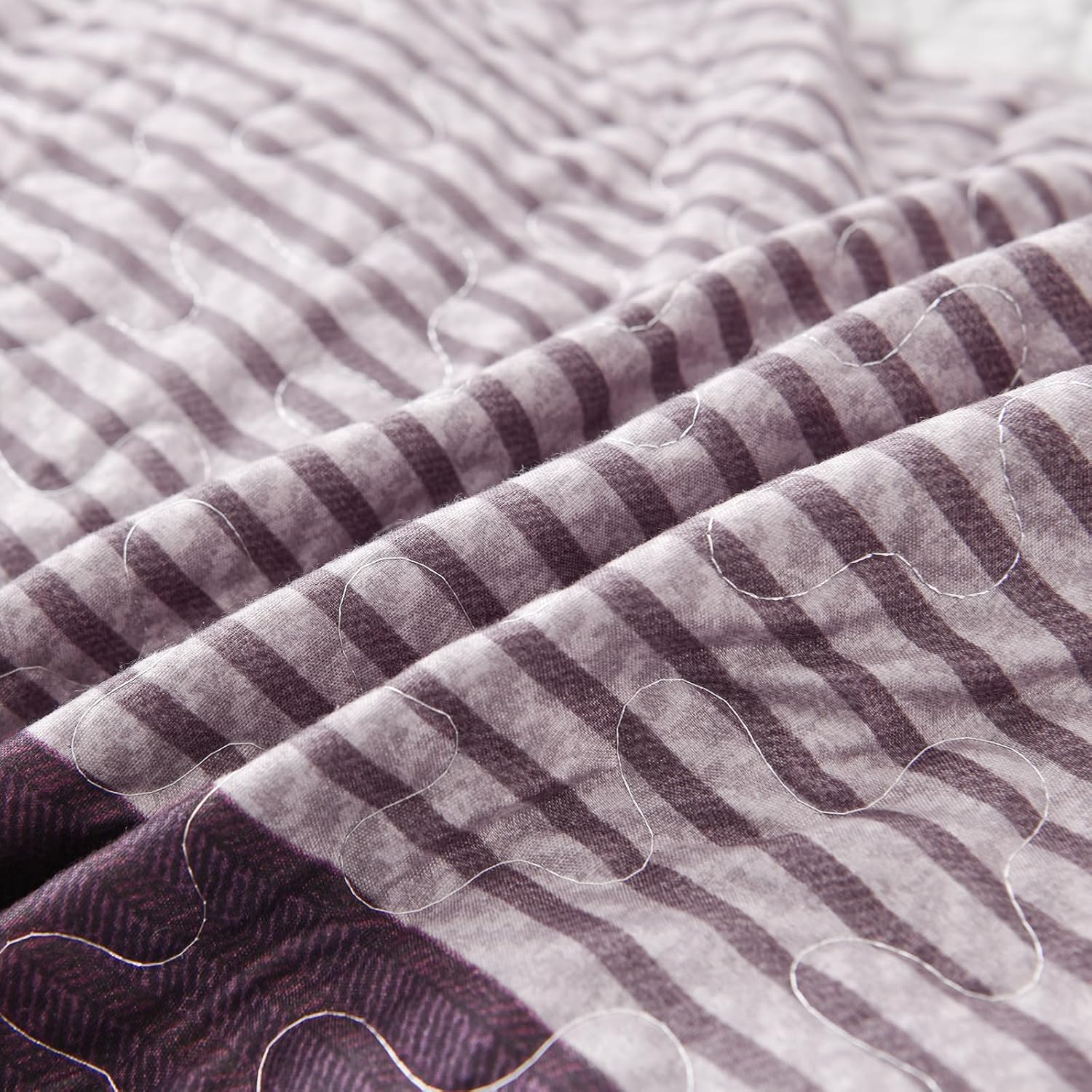 Radiant Quilted coverlet and pillowcovers set: Brighten Any Room - Queen size V745-MAC090478Q13U