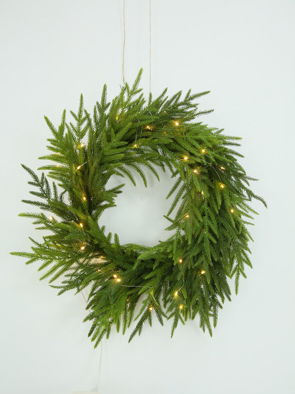 PINE WREATH WITH LED USB POWERED 61CM V758-X3610