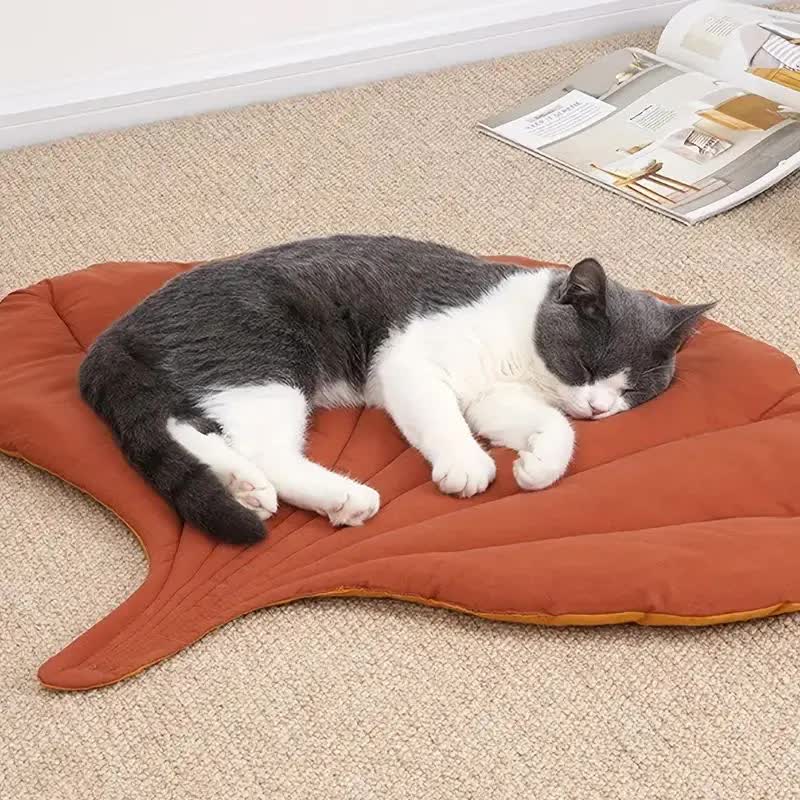 1 Pcs Yellow Leaf-Shaped Pet Sleeping Mat - Durable Dog Floor Pad & Cat Bed for Sleeping and Playtime V888-ELOSUNG13474