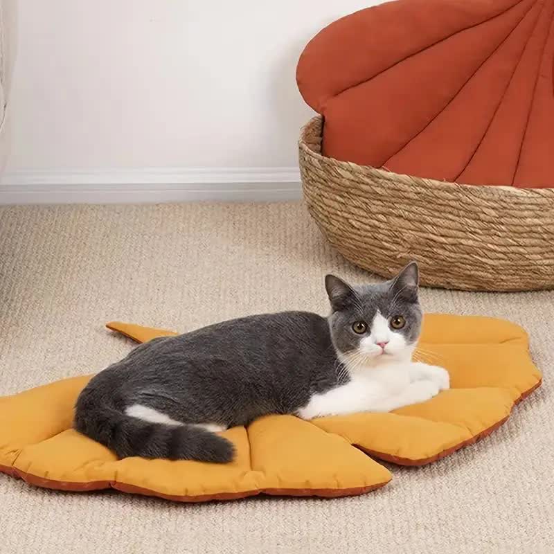 2 Pcs Green Leaf-Shaped Pet Sleeping Mat - Durable Dog Floor Pad & Cat Bed for Sleeping and Playtime V888-ELOSUNG13476