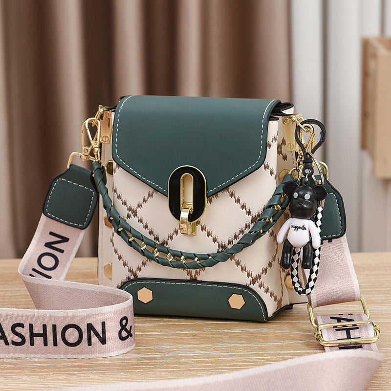 Green Stylish Korean Minimalist Crossbody Bag - Elegant Small Square Shoulder Bag with Phone Pocket V888-ELOSUNG18224