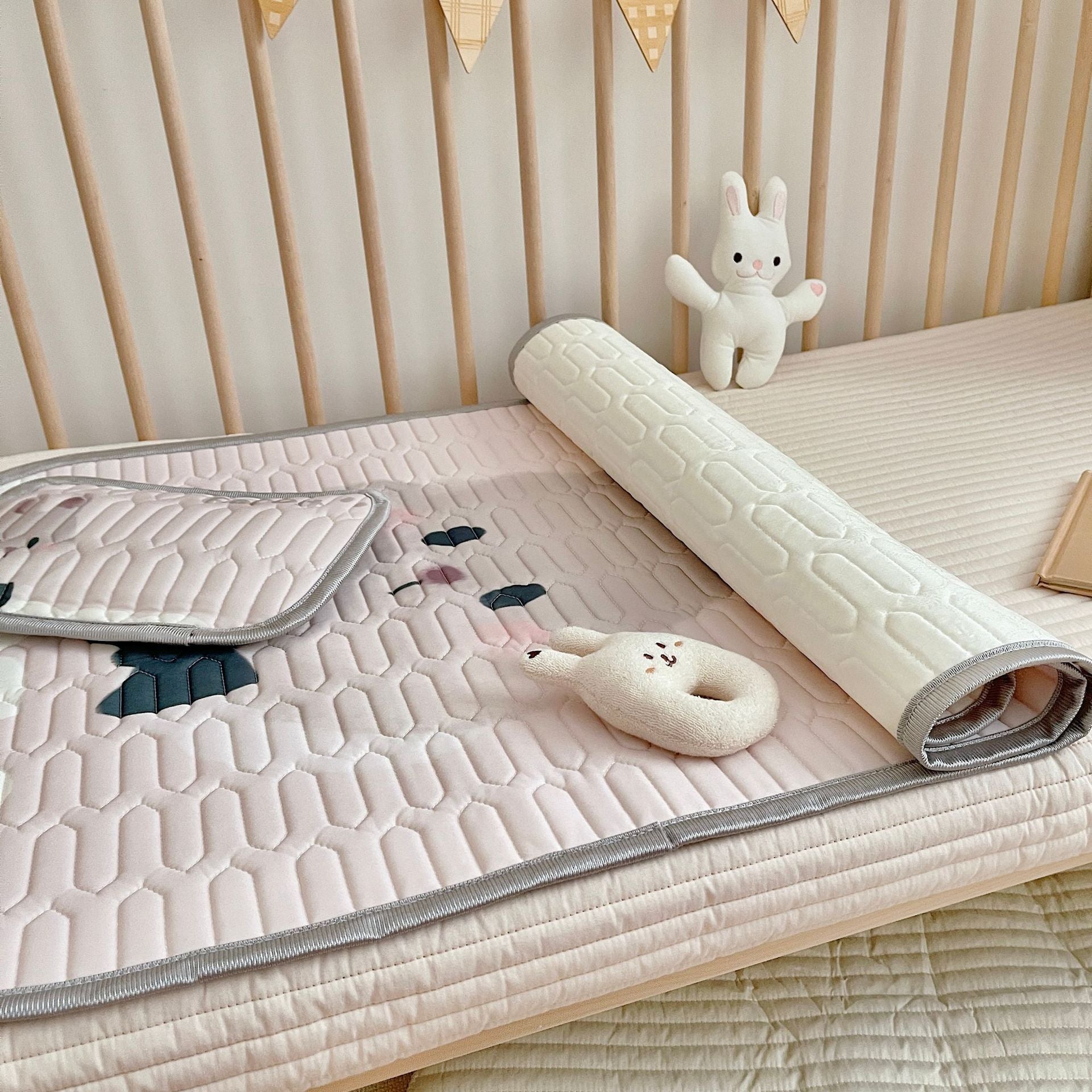 Cheese Pattern 2 Piece Set Kids Cooling Pad Set - 60x120cm Cartoon Latex Mattress Protector, Pillow V888-ELOSUNG21135