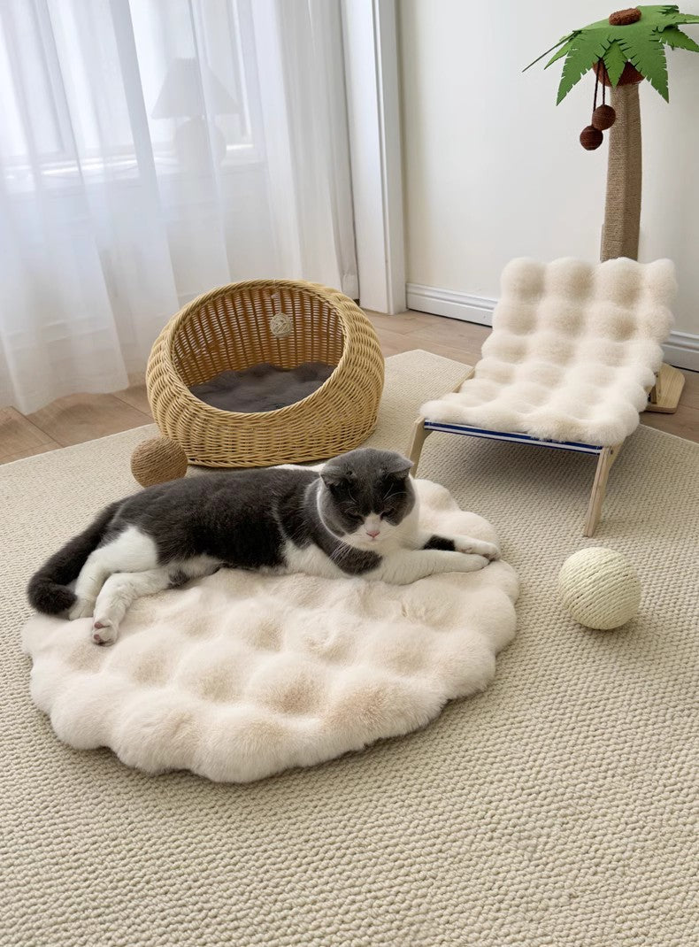 Beige Plush Round Cat Mat - Soft Faux Fur Sleeping Pad (40cm Diameter) V888-ELOSUNG22811