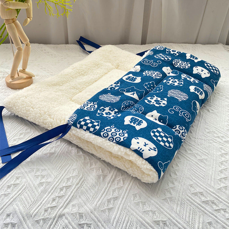 Tie-On Cat Cage Platform Pad - white cat pattern on Blue background (30x75cm) V888-ELOSUNG22835