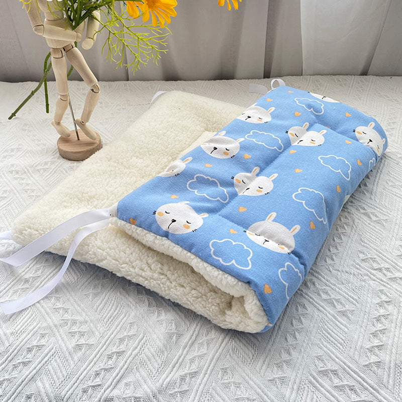Tie-On Cat Cage Platform Pad - Rabbit pattern on Blue background (30x75cm) V888-ELOSUNG22837