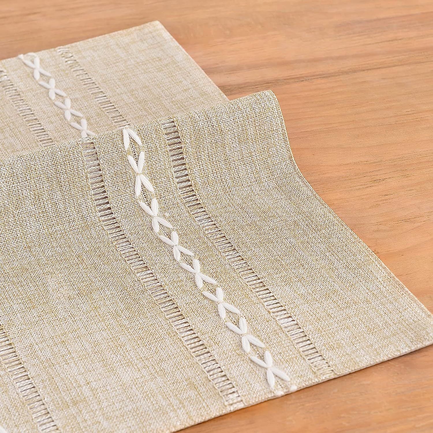 4 Pcs Beige Woven Placemats - Heat Resistant Kitchen Table Mats, Coffee Tea Cup Coasters, Linen Blend Dining V888-ELOSUNG23181