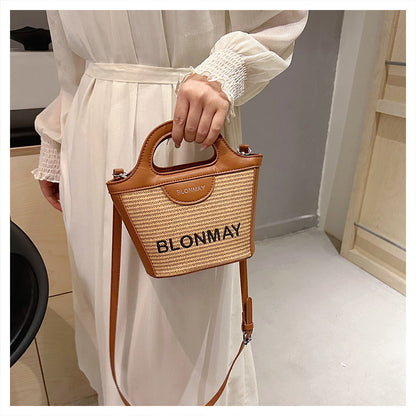 Small and lightweight brown BLONMAY bucket bag, perfect for everyday use V888-ELOSUNG25005