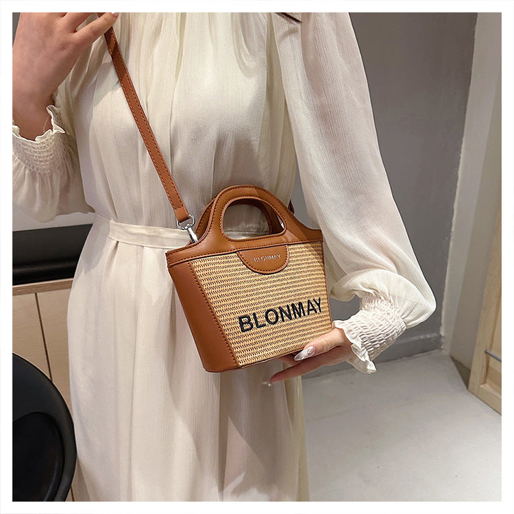 Small and lightweight brown BLONMAY bucket bag, perfect for everyday use V888-ELOSUNG25005