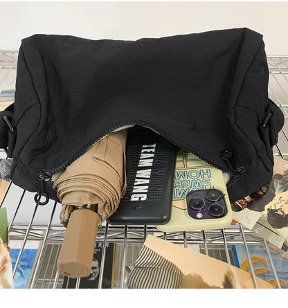 An elegant black shoulder bag for travel and work V888-ELOSUNG25009