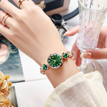Green Women's Four-Leaf Clover Quartz Watch with Red Dial and Crystal Accents V888-ELOSUNG26281