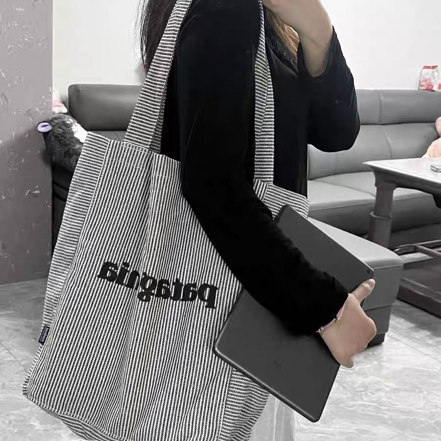 Minimalist Vertical Striped Canvas Tote Bag for Casual Outings (28x35x15cm) V888-ELOSUNG26756