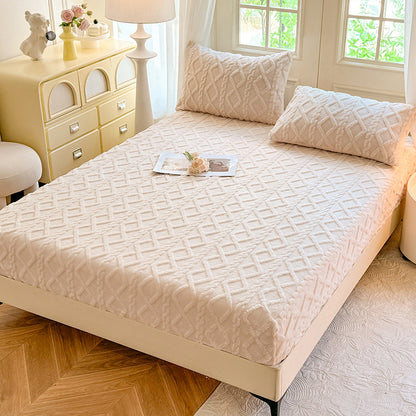 Beige Ultra Soft Plush Fitted Sheet - Winter Warm Plush Bed Sheet Embossed Diamond Pattern (180x200cm) V888-ELOSUNG26827