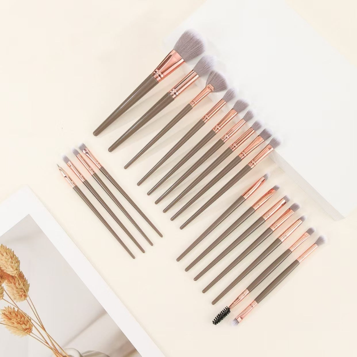 Brown and Glod Complete 20-Piece Makeup Brush Set with Travel Pouch - Professional Synthetic Face & Eye V888-ELOSUNG27346