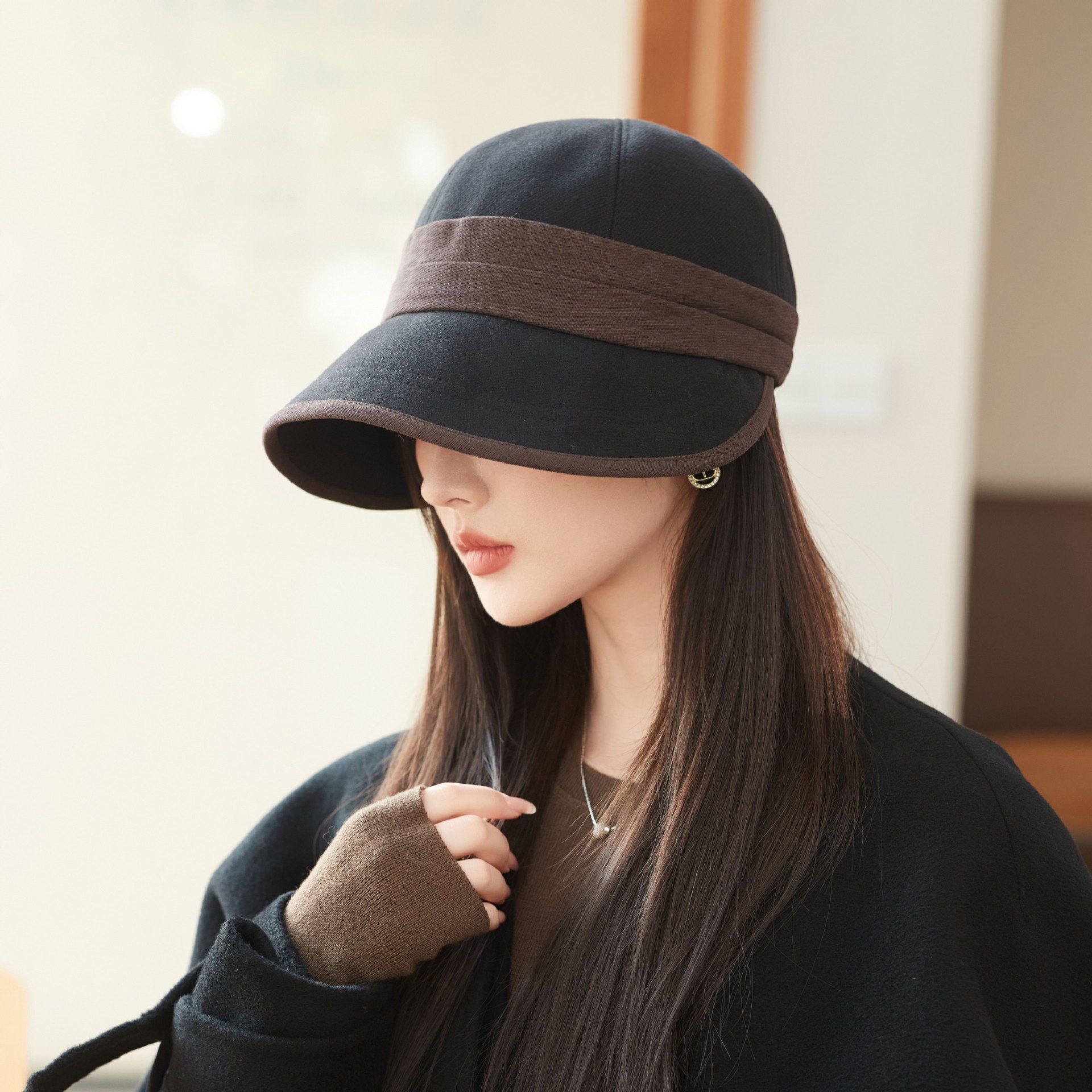 Black Elegant Warm Bucket Hat - Minimalist Color Block Design, Face-Slimming Style for Autumn & Winter V888-ELOSUNG27468
