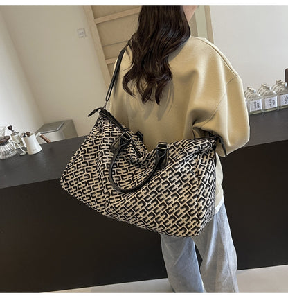 Black Stylish Geometric Pattern Travel Duffel Bag - Large Capacity Lightweight Weekender & Gym Bag V888-ELOSUNG27484