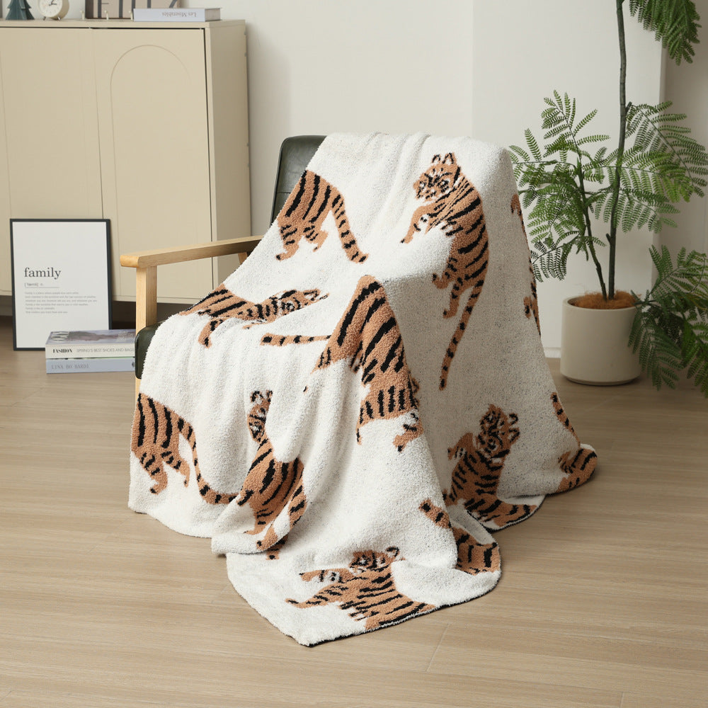 Tiger Pattern Knitted Sofa Blanket with Plush Side, 130 x 160 cm, 950g, Ideal for Napping and Office Use V888-ELOSUNG28780
