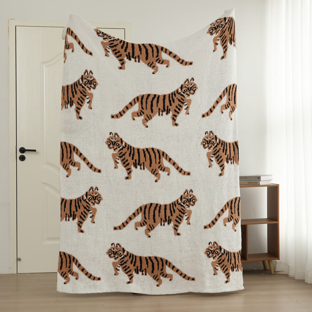 Tiger Pattern Knitted Sofa Blanket with Plush Side, 130 x 160 cm, 950g, Ideal for Napping and Office Use V888-ELOSUNG28780