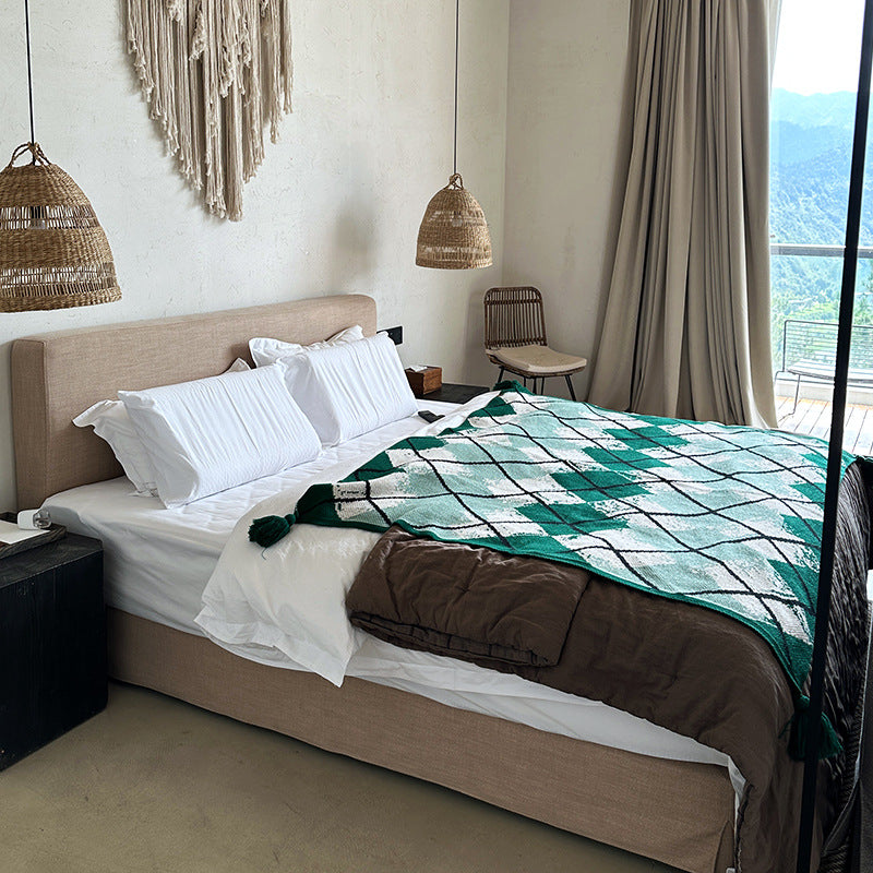 Green Chic Argyle Diamond Knit Throw Blanket with Tassels - Versatile Sofa & Bed Accent - 135 x 125cm V888-ELOSUNG28802