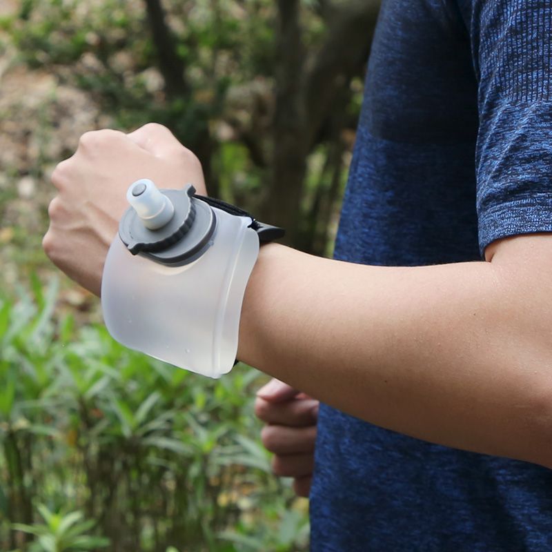 Wearable Sports Wrist Water Bottle - 200ml BPA-Free Silicone Flask with Adjustable Strap & Bite V888-ELOSUNG29792