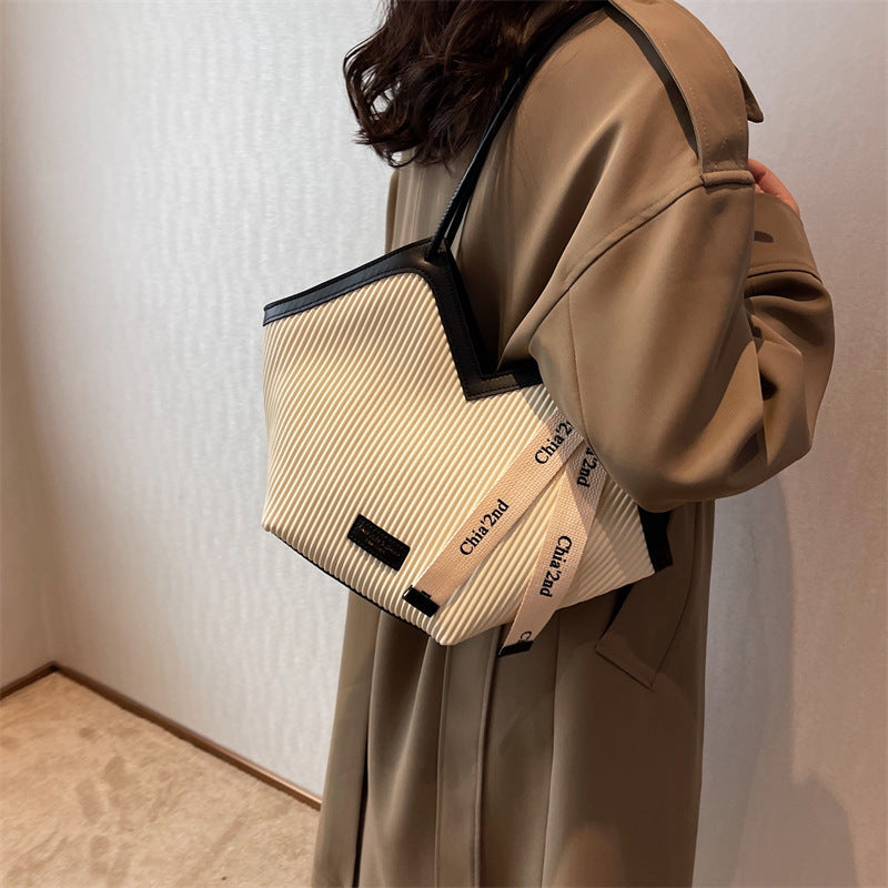Chic Textured PU Leather Tote Bag with V-Cut Design & Decorative Ribbon Strap Accent(White) V888-ELOSUNG29858