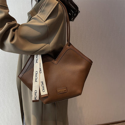 Chic Textured PU Leather Tote Bag with V-Cut Design & Decorative Ribbon Strap Accent(Coffee) V888-ELOSUNG29859