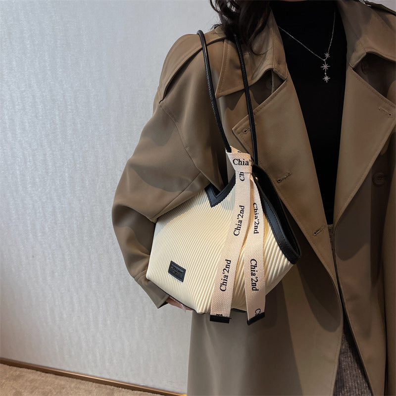 Chic Textured PU Leather Tote Bag with V-Cut Design & Decorative Ribbon Strap Accent(Coffee) V888-ELOSUNG29859