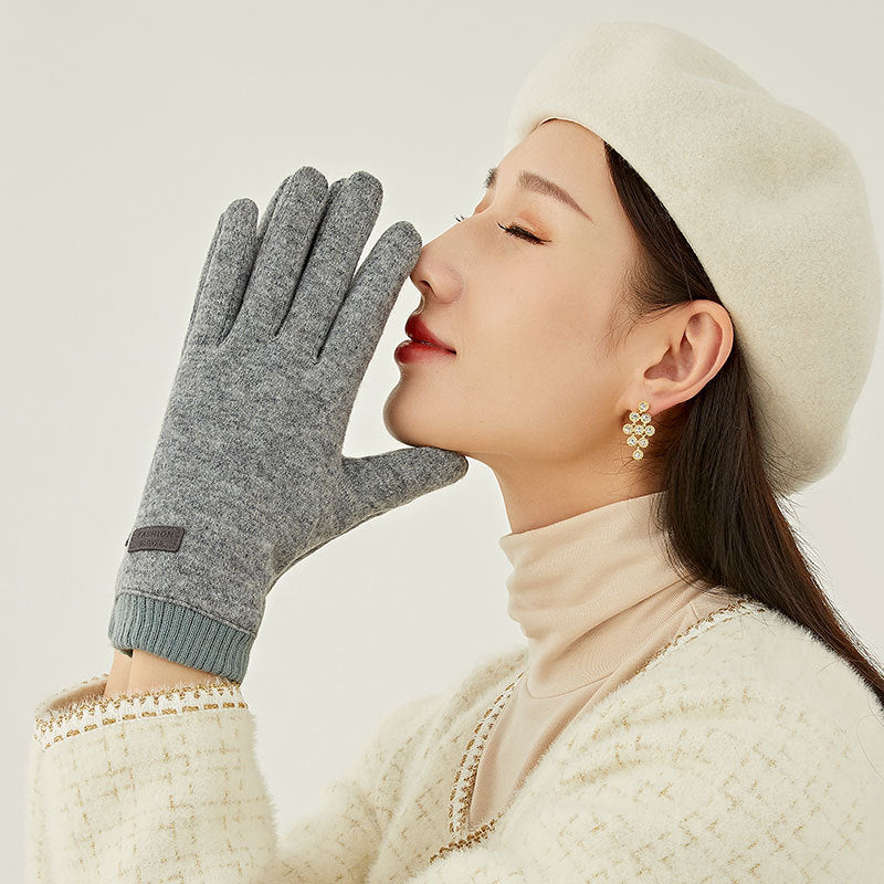 Grey Elegant Women's Wool Blend Winter Gloves - Cozy Fleece-Lined Touchscreen Warmth V888-ELOSUNG32028