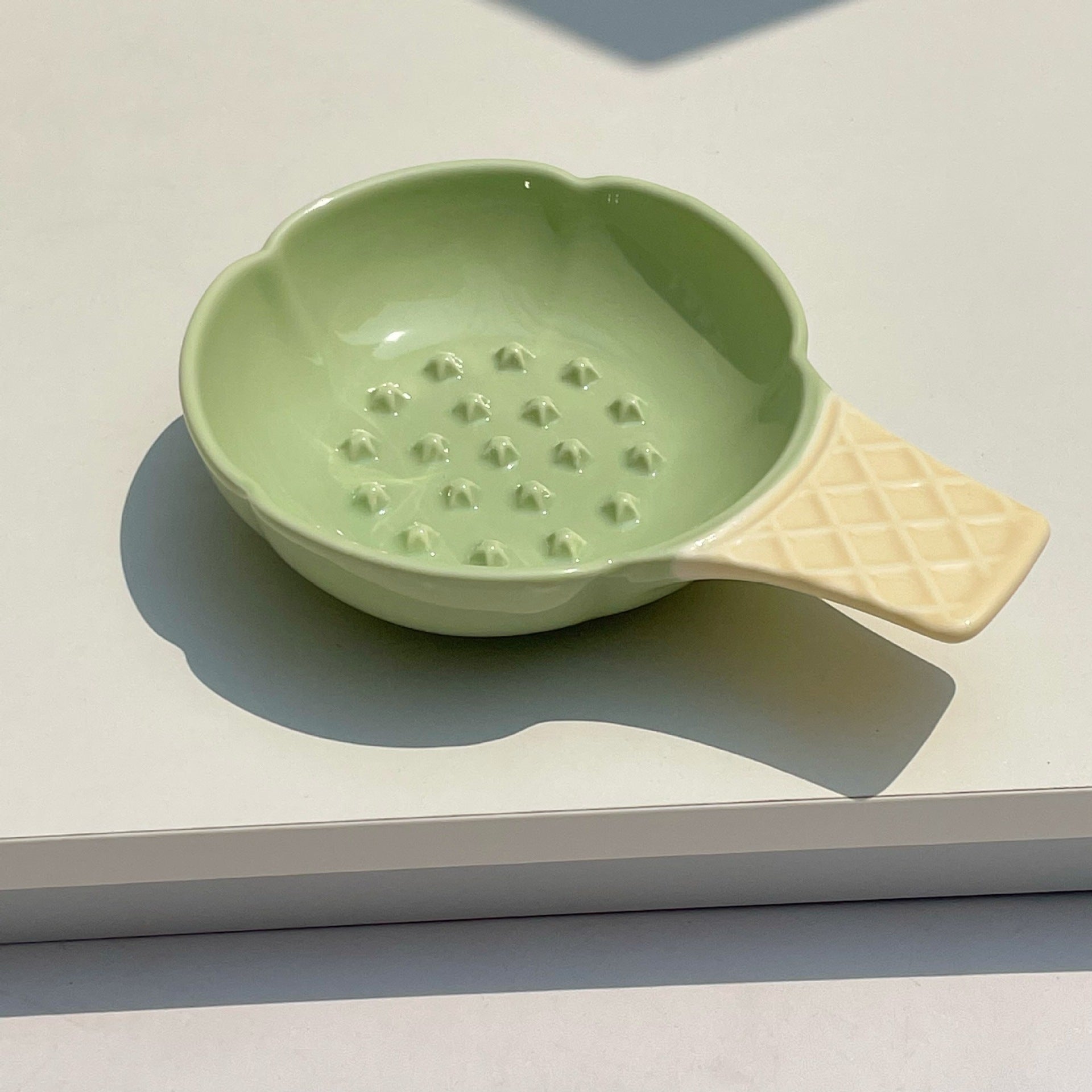 2 Pcs Green and Yellow Adorable Ice Cream Cone Ceramic Slow Feeder Pet Bowl - Fun Anti-Gulp Design for Cats & V888-ELOSUNG32034