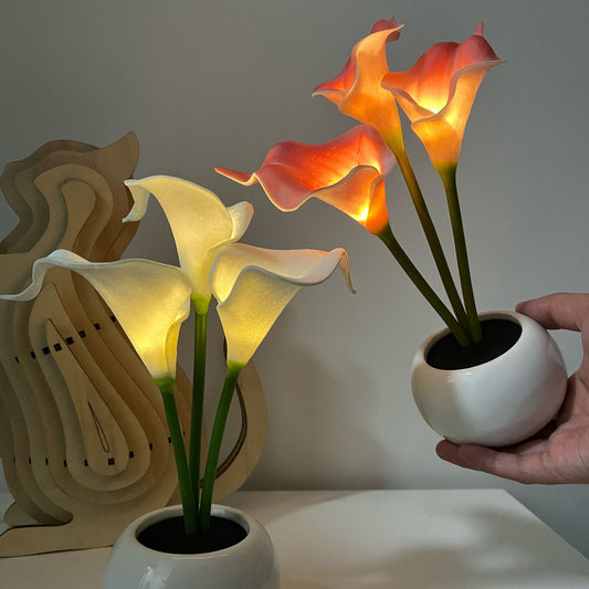 Pink Elegant Calla Lily LED Table Lamp - Lifelike Potted Flower Accent Light for Bedside Home Decor V888-ELOSUNG32833