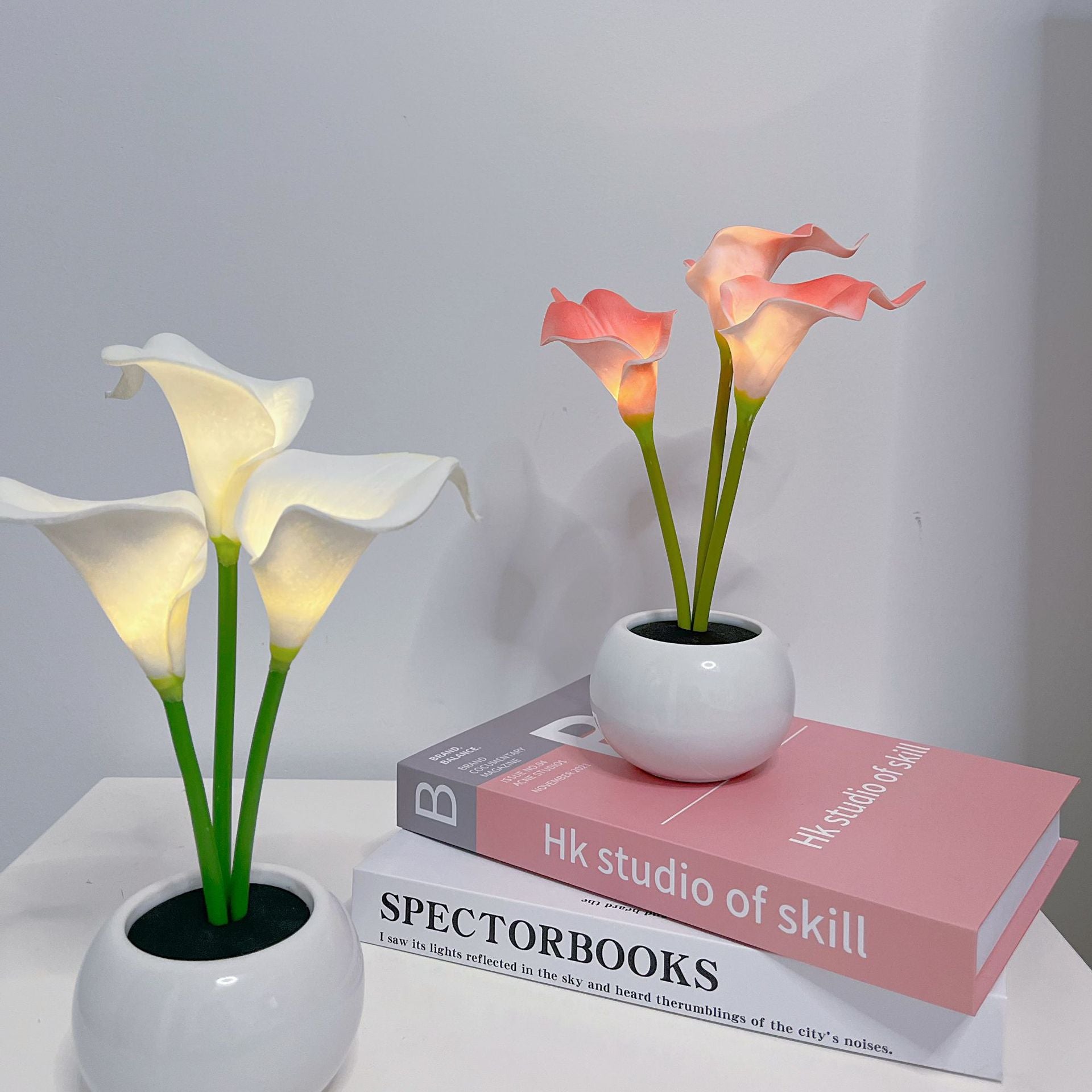 Pink Elegant Calla Lily LED Table Lamp - Lifelike Potted Flower Accent Light for Bedside Home Decor V888-ELOSUNG32833
