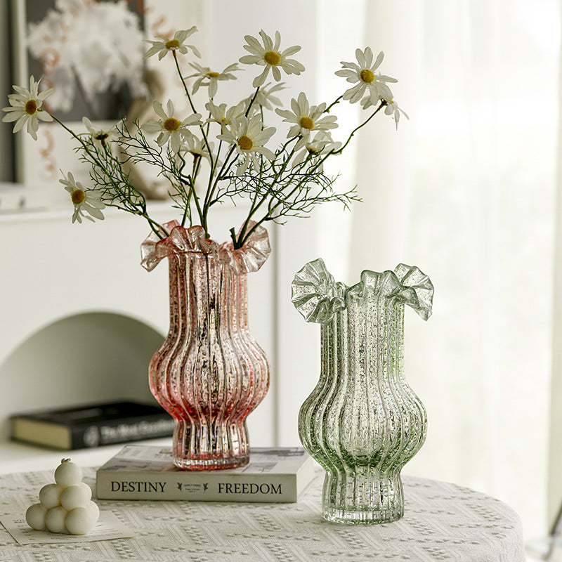 Transparent Elegant Glow-in-the-Dark Glass Vase - Vintage-Style Ruffled & Ribbed Centrepiece V888-ELOSUNG32841