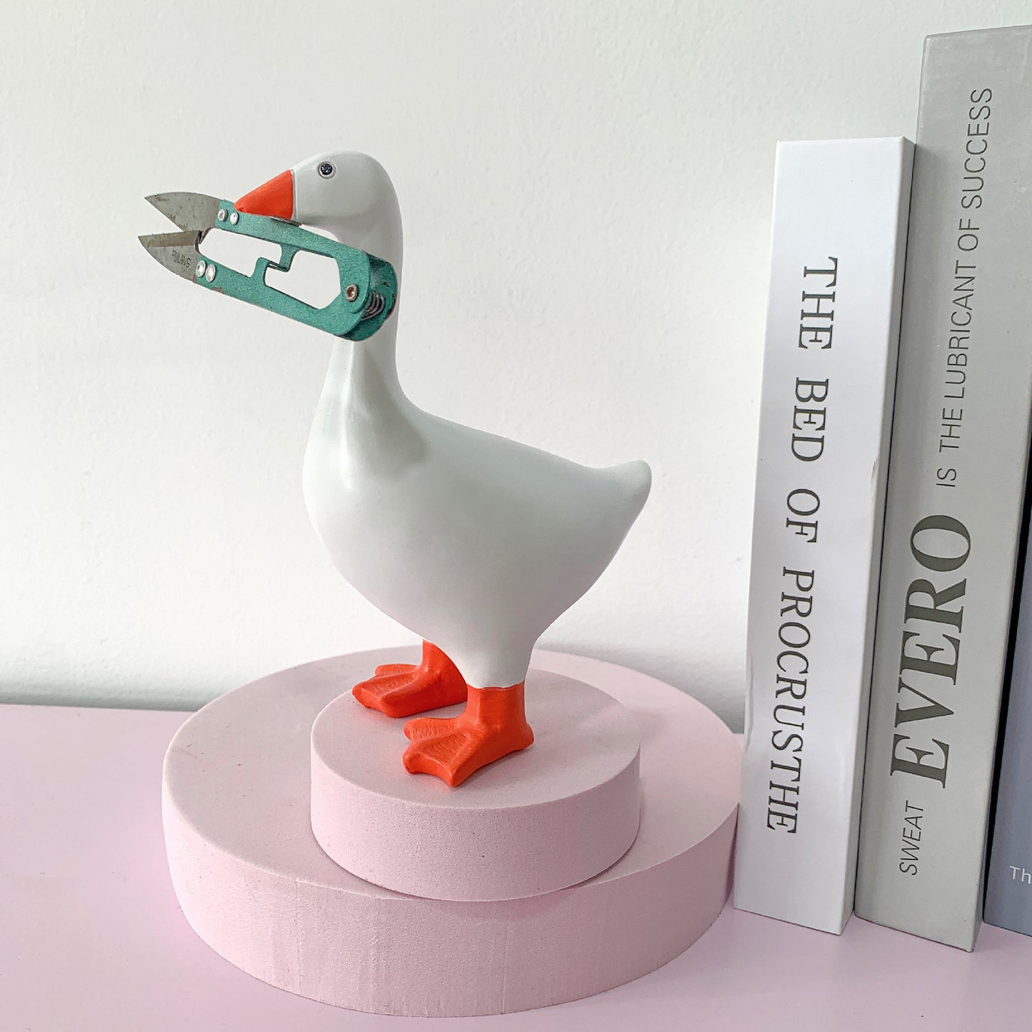 2 Pcs White and Yellow Whimsical Magnetic Goose Figurine - Novelty Key Holder & Desk Organizer V888-ELOSUNG32857