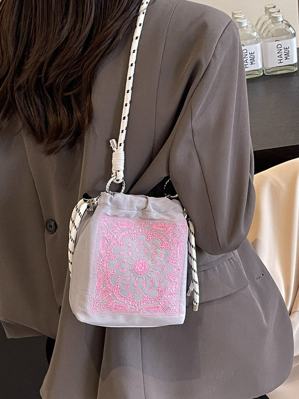 Chic Drawstring Bucket Bag with Intricate Print - Adjustable Rope Strap, Lightweight Fabric(Black) V888-ELOSUNG35120