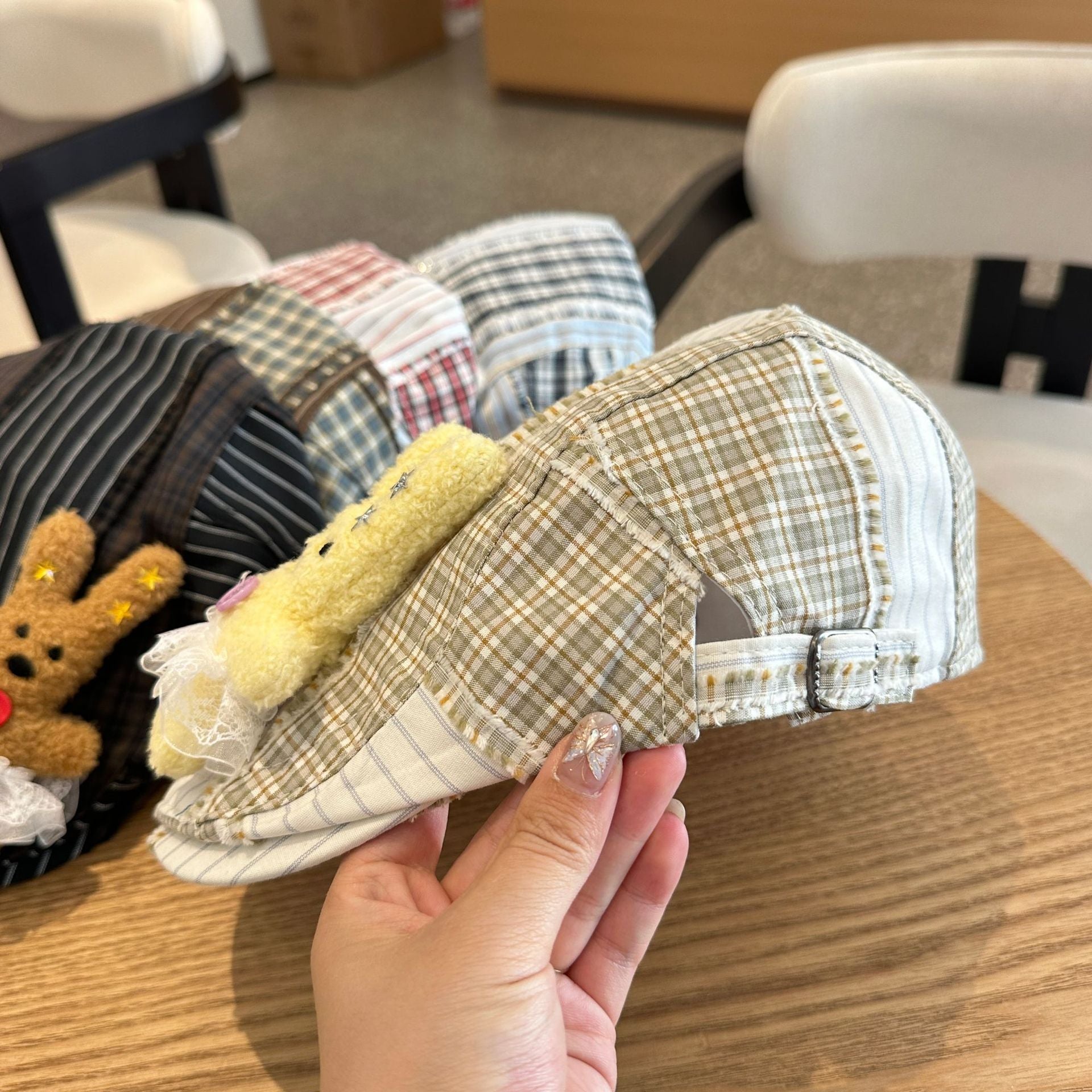 Patchwork Plaid Cotton Cap with Decorative Details(black) V888-ELOSUNG35324