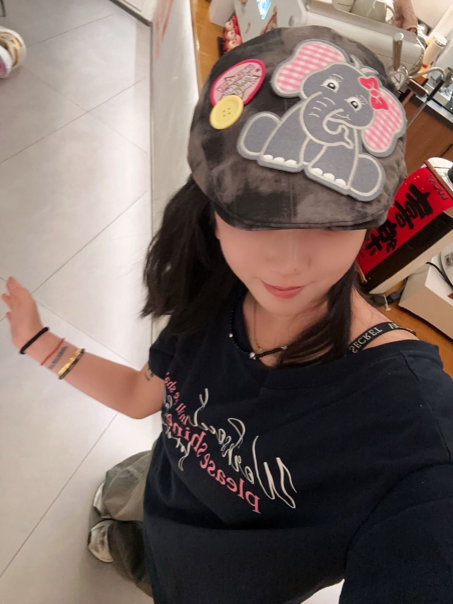 Cute Elephant Applique Beret Hat - Soft Fabric, Adjustable Fit, Retro Newsboy Cap(khaki) V888-ELOSUNG35434