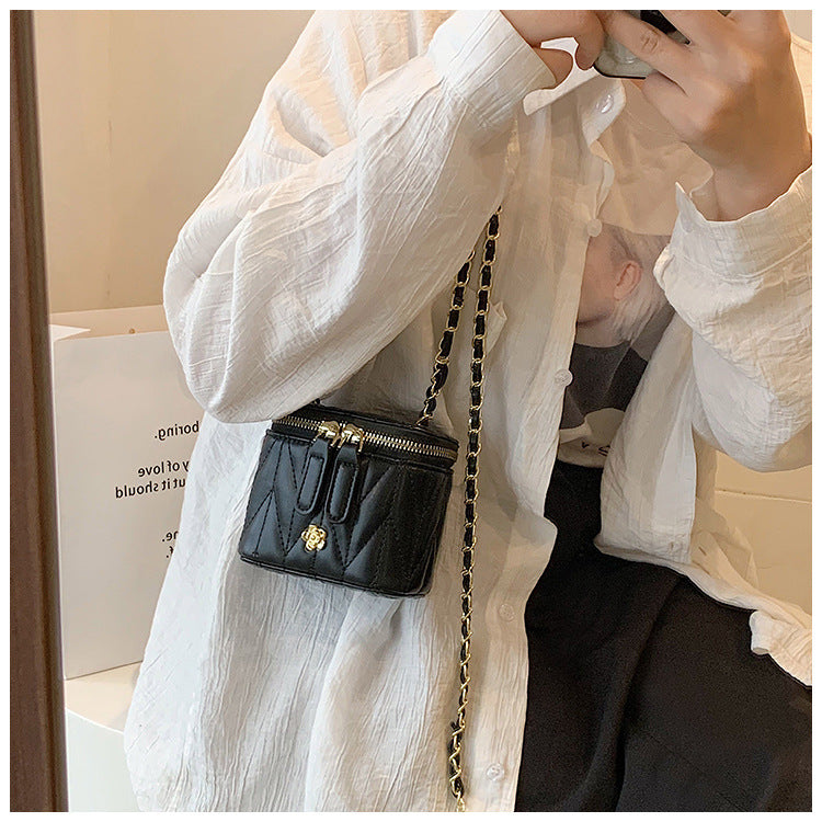 Black Chic Quilted Mini Box Crossbody Bag - Luxury Style Chain Purse for Women V888-ELOSUNG36412