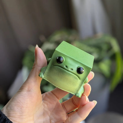 Adorable Ugly-Cute Frog Resin Figurine - 2-Pack Set for Desk, Home & Office Decor V888-ELOSUNG36856