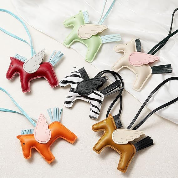 Beige PU Leather Pegasus Keychain - Cute Flying Horse Pendant with Wings and Rope, 3-Pack V888-ELOSUNG36930