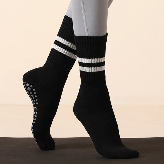 Black (3-Pack) Unisex Striped Non-Slip Grip Socks - Cotton Crew Socks for Yoga, Pilates & Home Workouts V888-ELOSUNG38131