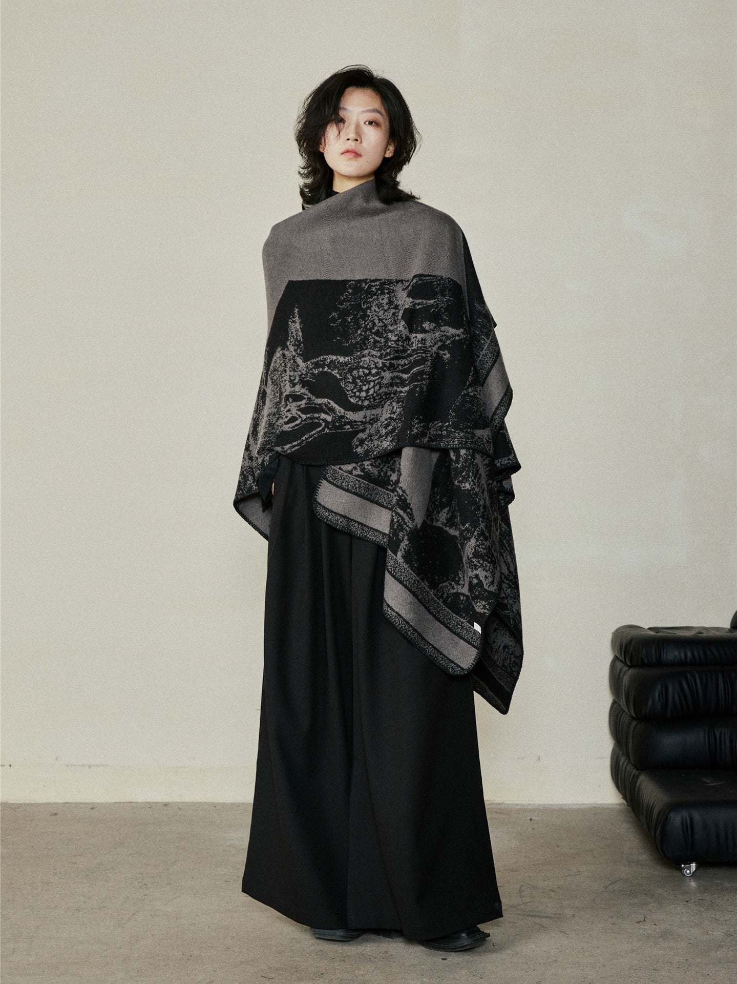 Faux Cashmere Shawl (Qingming Scroll Print) - Black Red, 160*135cm V888-ELOSUNG39020