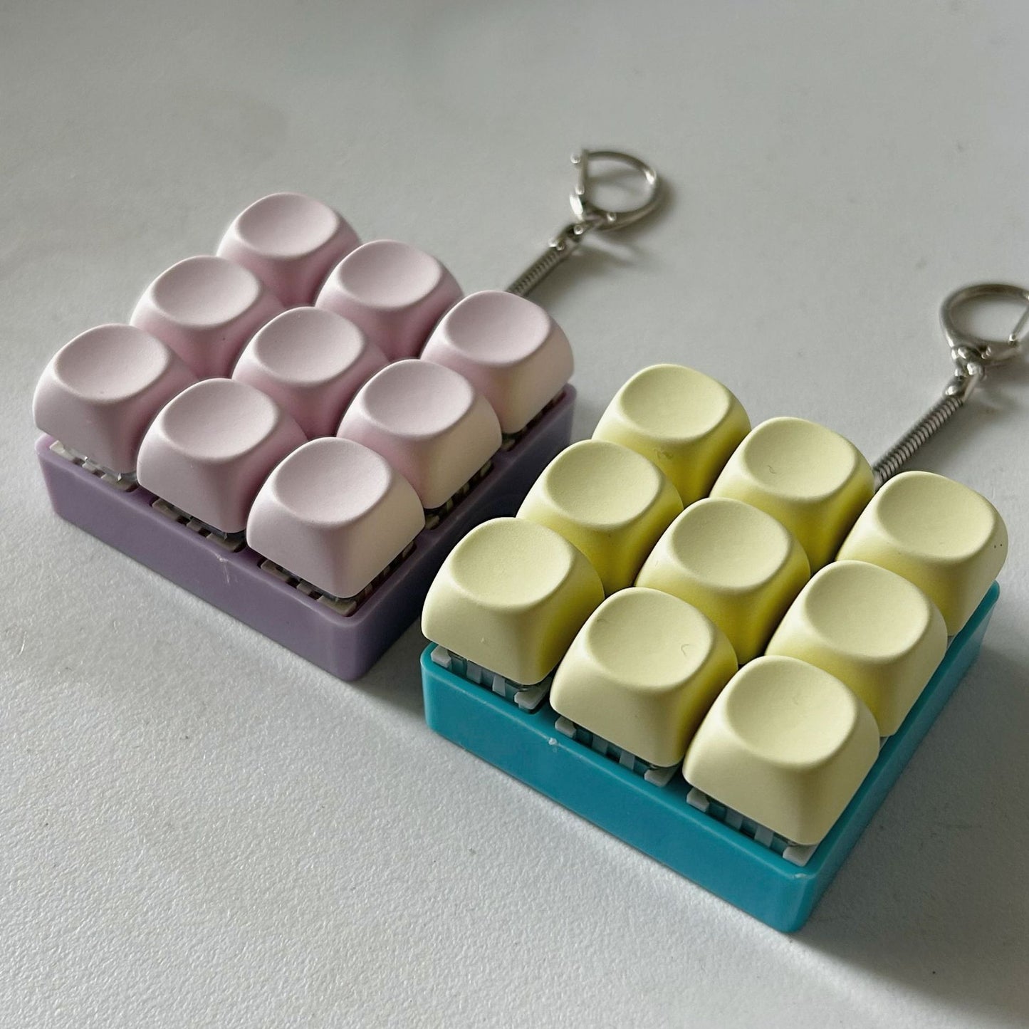 2-Pack Light Blue Mechanical 9-Keyboard Fingertip Toy Keychain - Key Pressure Relief, PVC Fingertip Toy V888-ELOSUNG39632