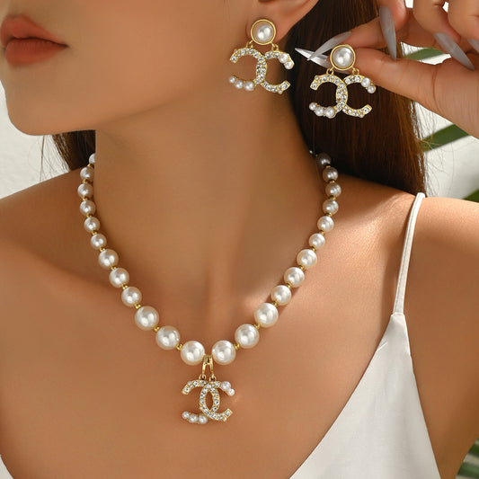 Elegant Women's Jewelry Set - Geometric C-Shape Pendant Necklace with Pearl Chain and Matching Earrings V888-ELOSUNG40637
