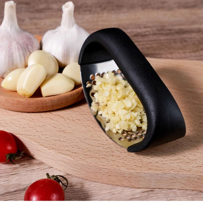 Black Stainless Steel Garlic Press Rocker Ergonomic Garlic Crusher and Ginger Mincer Professional Kitchen Tool V888-ELOSUNG41241