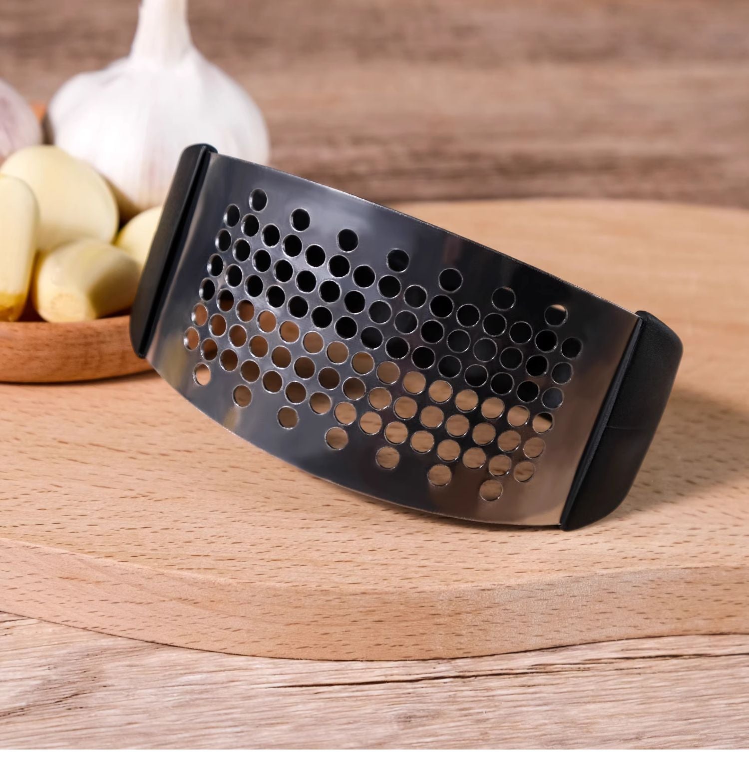 Black Stainless Steel Garlic Press Rocker Ergonomic Garlic Crusher and Ginger Mincer Professional Kitchen Tool V888-ELOSUNG41241