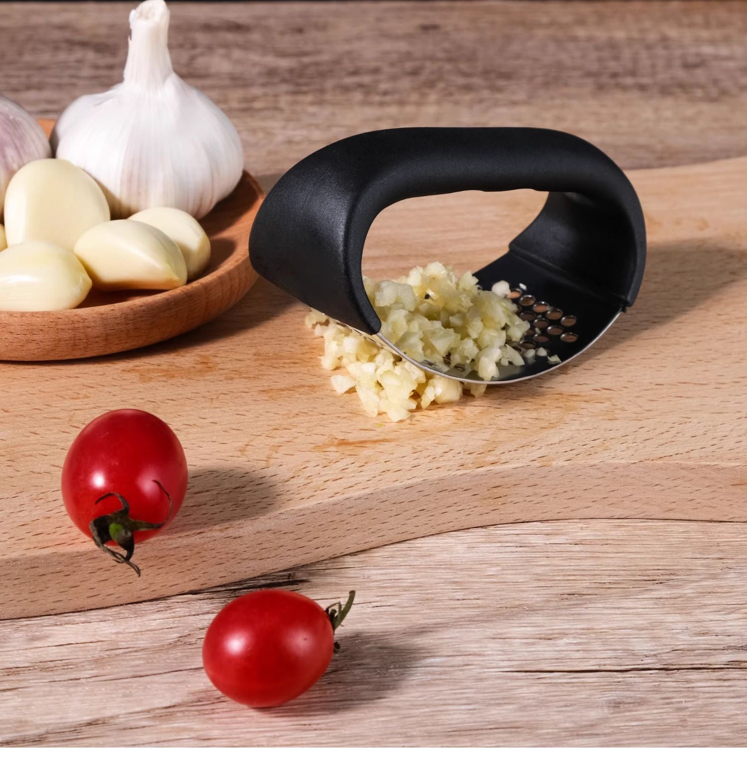 Black Stainless Steel Garlic Press Rocker Ergonomic Garlic Crusher and Ginger Mincer Professional Kitchen Tool V888-ELOSUNG41241
