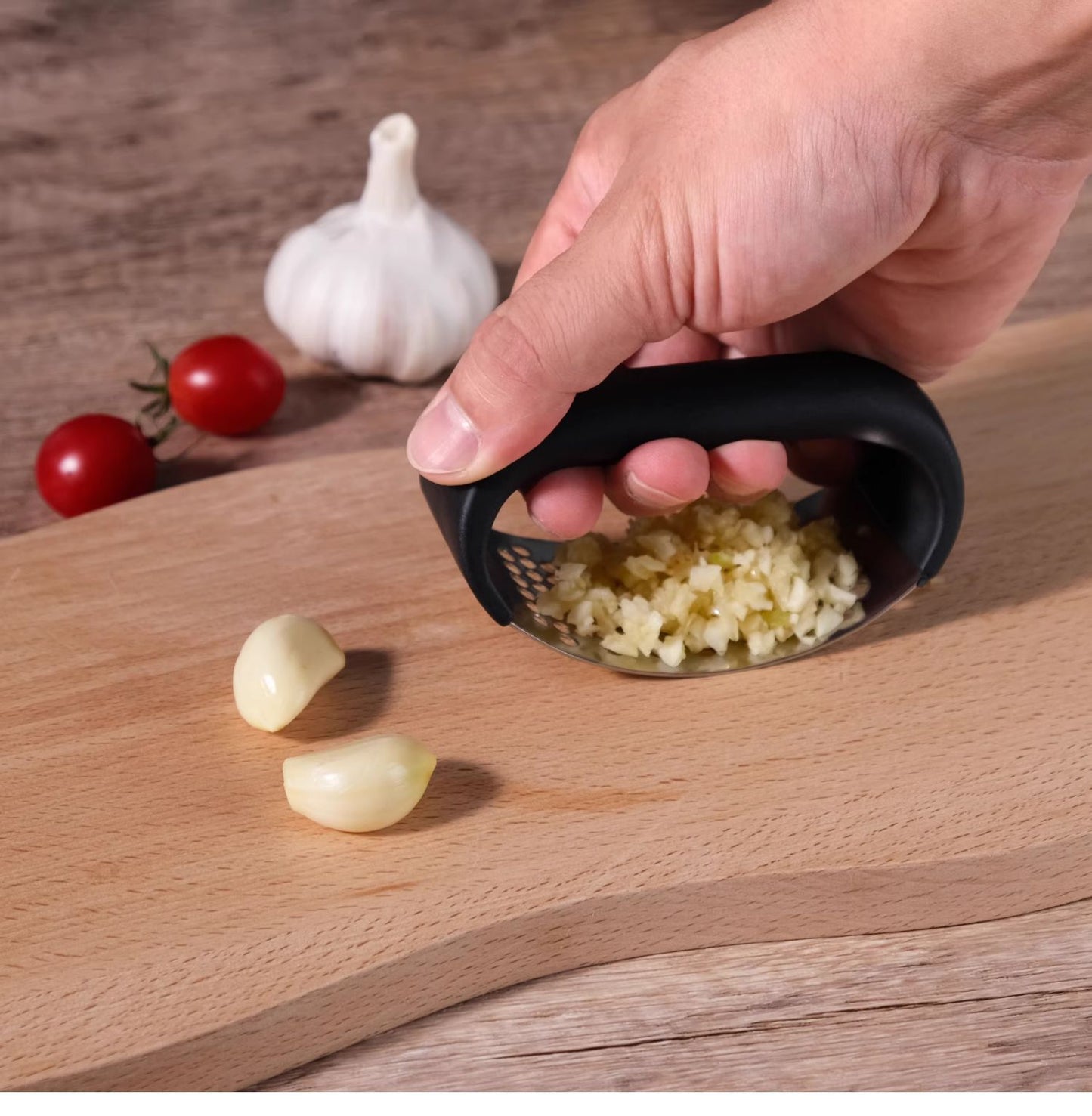 Black Stainless Steel Garlic Press Rocker Ergonomic Garlic Crusher and Ginger Mincer Professional Kitchen Tool V888-ELOSUNG41241